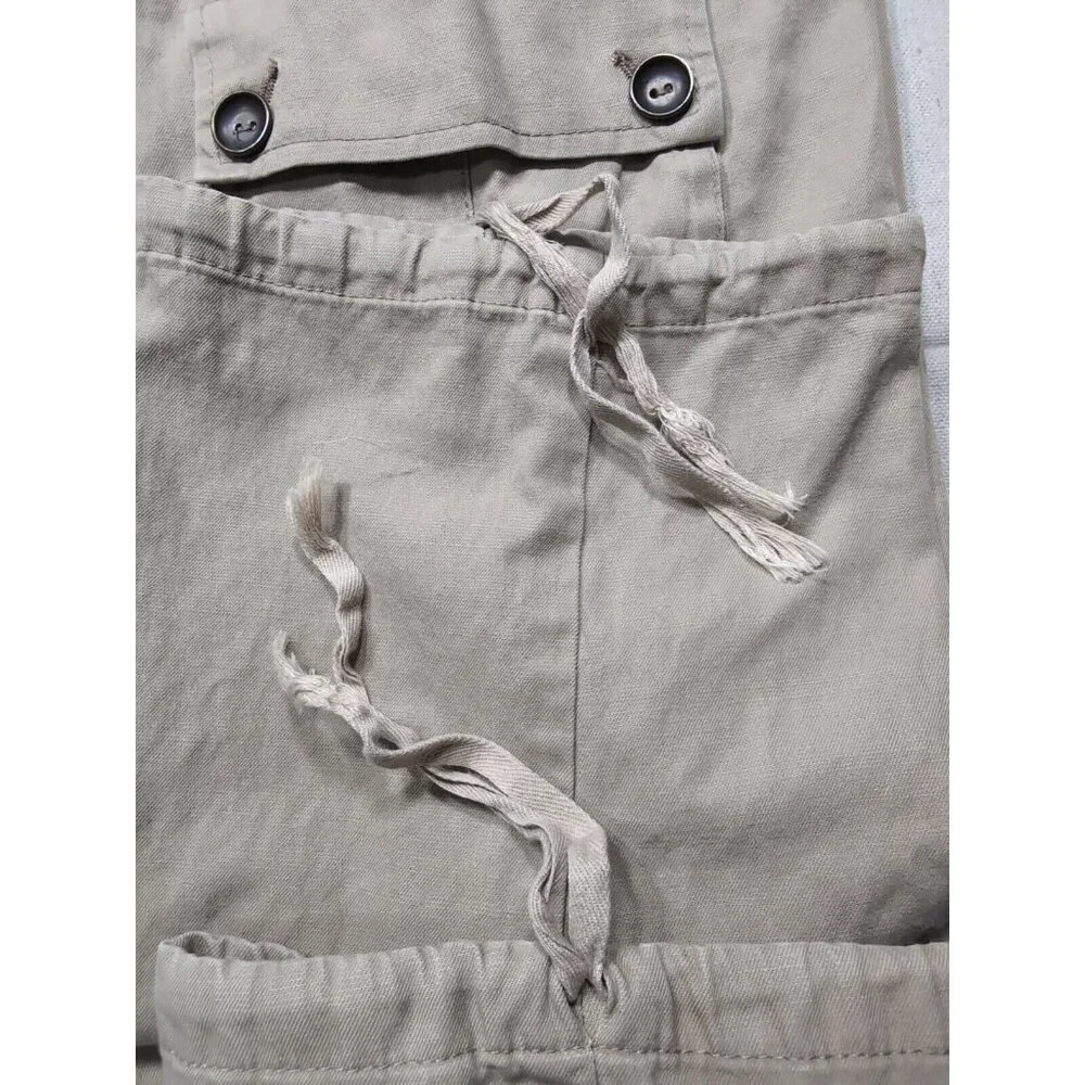 Trina Turk Los Angeles Beige Cargo Capri Shorts  Side Pockets Size 4